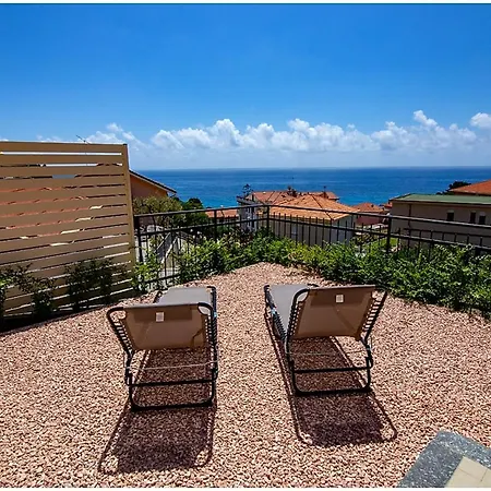 Casa Azzurra Vista Mare Costarainera